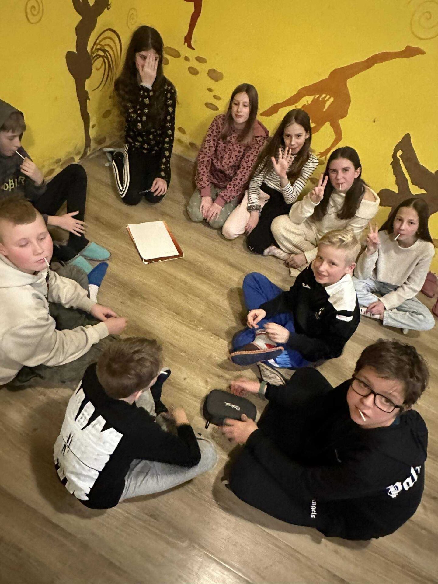 3545_received_2730640933756873